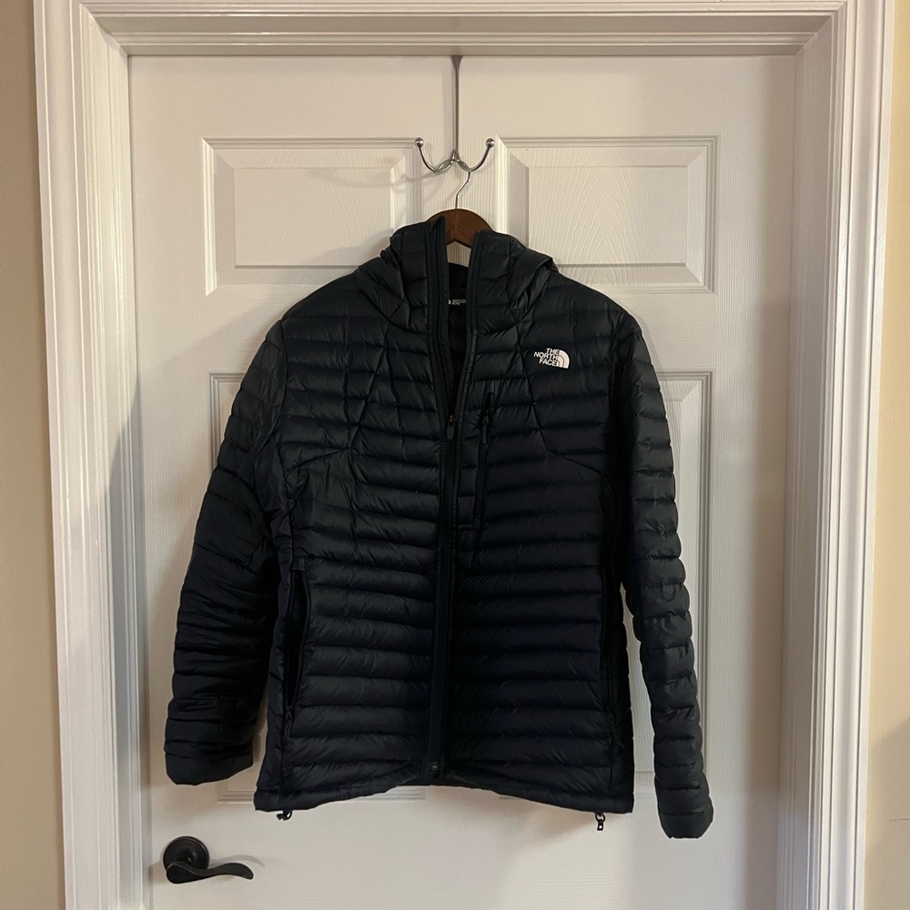 TNF Womens Stretch Down Hoodie in Navy Blue